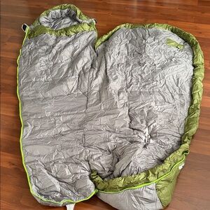 The North Face Aleutian 0’ Olive and Silver Double Sleeping Bag